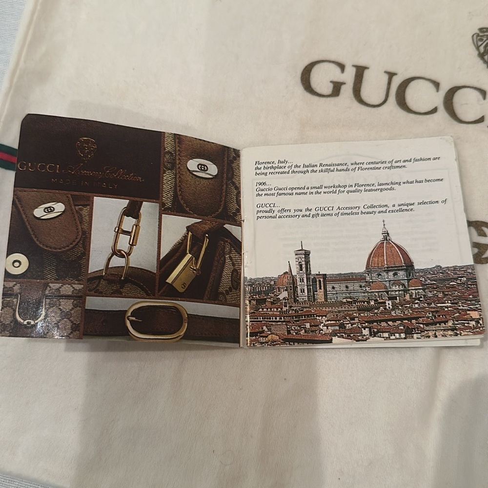 Gucci vintage 1985 GG Accessory Collection dust bag and catalog - Picture 4 of 9